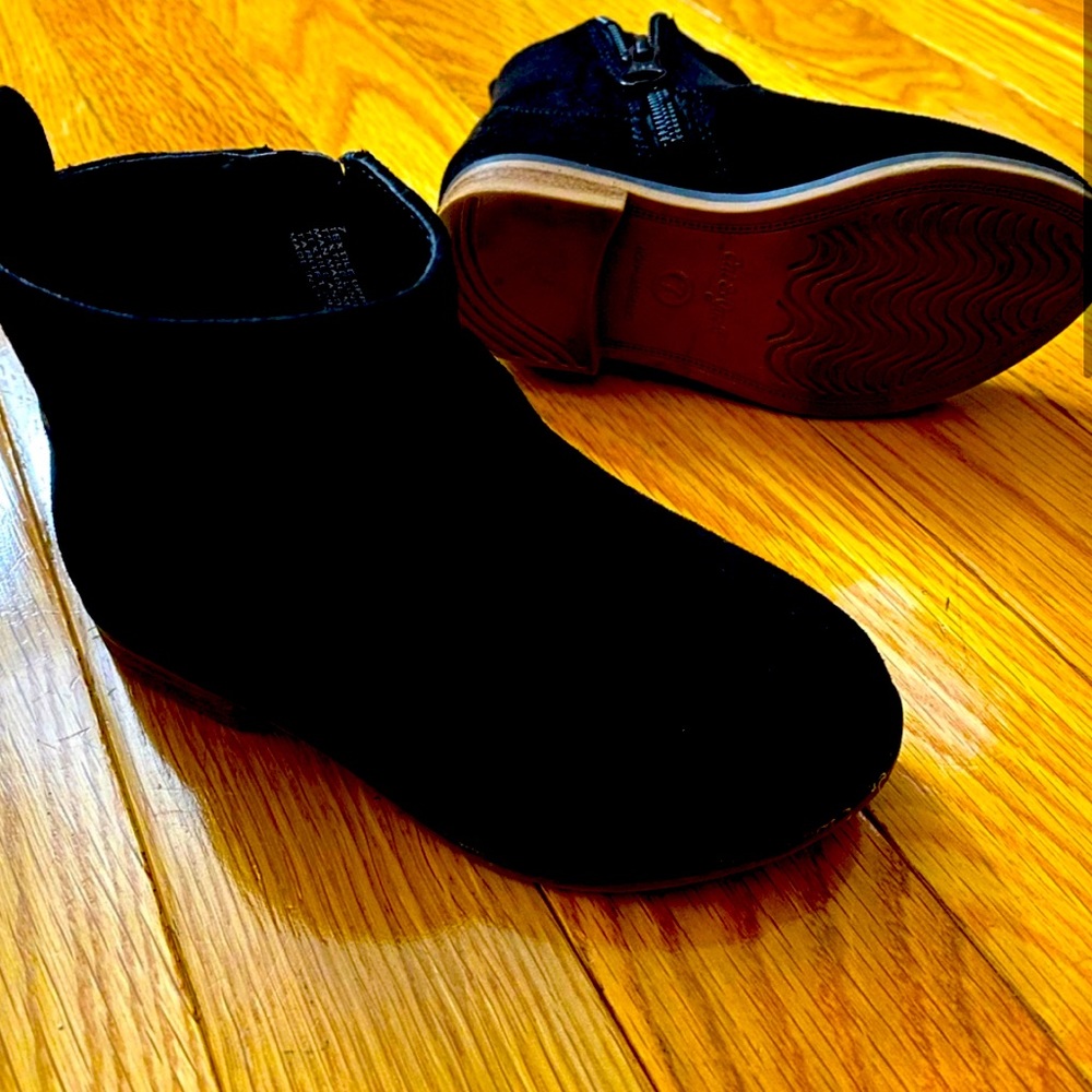 Toddler Girl size 7 black ankle boots